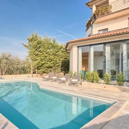 Daire 2 Bedroom Amazing In Pula
