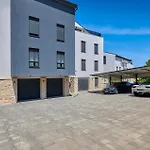 2 Bedroom Amazing In Ližnjan