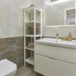 2 Bedroom Amazing In 아파트 Ližnjan