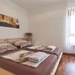 2 Bedroom Amazing In 아파트 Ližnjan